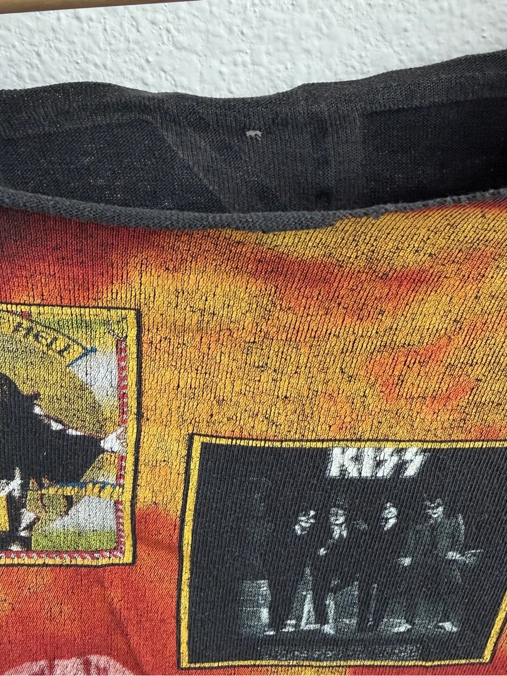 VINTAGE KISS "The Originals" Thrashed Band Tee Muscle Tank - Picture 3 of 16